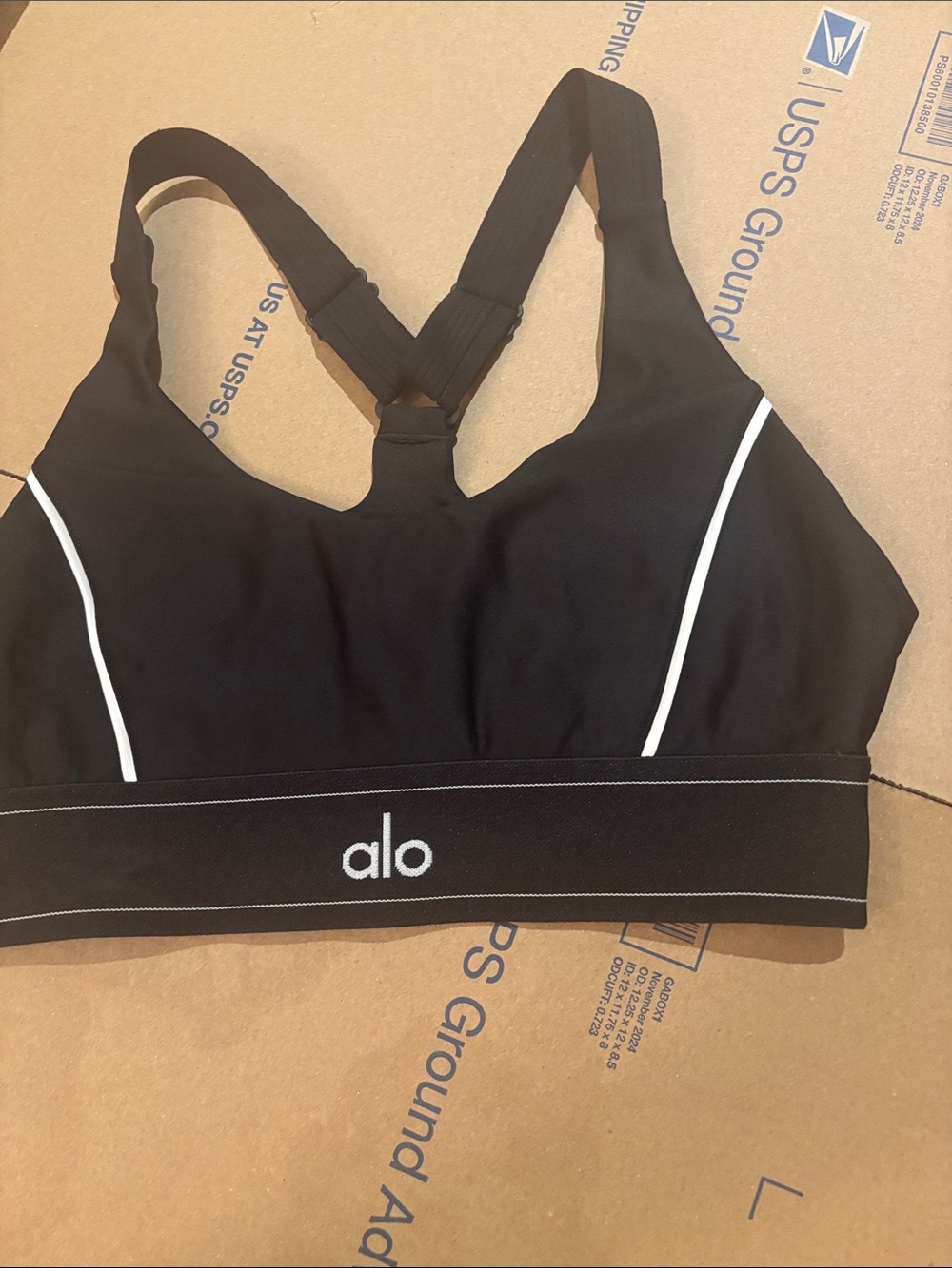 NWOT ALO Yoga Black Sports Bra with White Piping